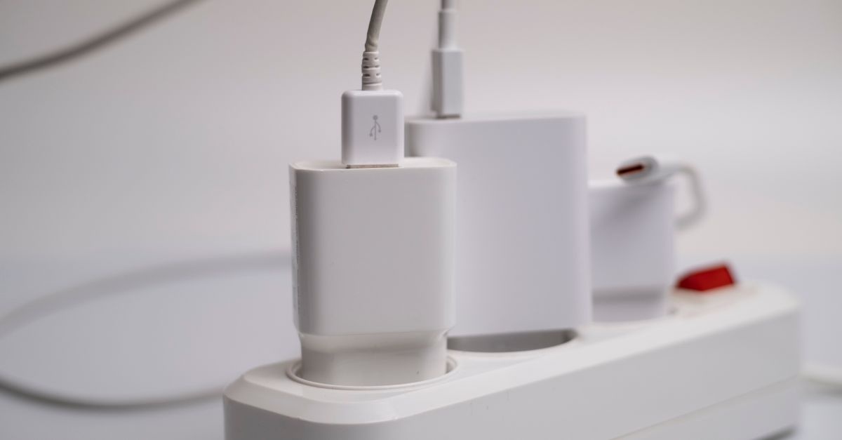 Cep Telefonuyla Öde, Kolayca Şarj Et: Mobil Ödeme Entegre Elektrikli Araç Şarj İstasyonu Kurulumu İçin Adım Adım Rehber