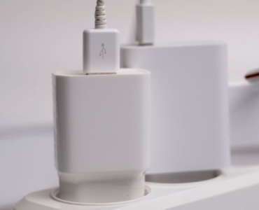 Cep Telefonuyla Öde, Kolayca Şarj Et: Mobil Ödeme Entegre Elektrikli Araç Şarj İstasyonu Kurulumu İçin Adım Adım Rehber